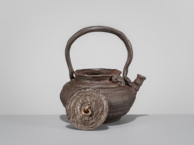 Lot 33 - SEIUN: AN IRON ‘REISHI’ TETSUBIN (TEA KETTLE)