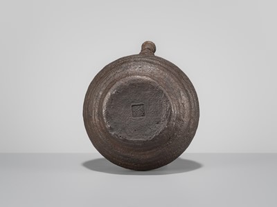 Lot 33 - SEIUN: AN IRON ‘REISHI’ TETSUBIN (TEA KETTLE)