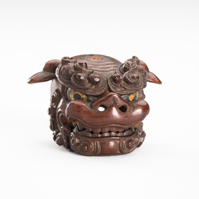 Lot 1598 - A WOOD NETSUKE OF A SHISHI MASK WITH MOVABLE JAW