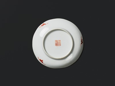 A GROUP OF FIVE FAMILLE ROSE ‘WU SHUANG PU’ DISHES, TONGZHI MARK AND PERIOD