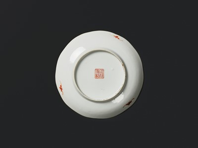 A GROUP OF FIVE FAMILLE ROSE ‘WU SHUANG PU’ DISHES, TONGZHI MARK AND PERIOD