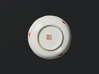 A GROUP OF FIVE FAMILLE ROSE ‘WU SHUANG PU’ DISHES, TONGZHI MARK AND PERIOD