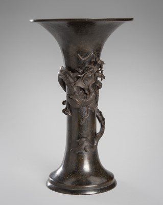 Lot 8 - A BRONZE BEAKER VASE WITH A DRAGON, 19TH CENTURY
