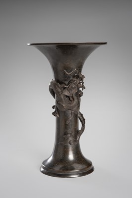 Lot 8 - A BRONZE BEAKER VASE WITH A DRAGON, 19TH CENTURY