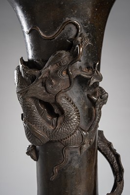 Lot 8 - A BRONZE BEAKER VASE WITH A DRAGON, 19TH CENTURY