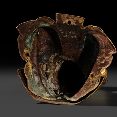 Lot 27 - AN IMPORTANT GILT COPPER ALLOY FIGURE OF A ROYAL DONOR, NEPAL, 17TH-18TH CENTURY