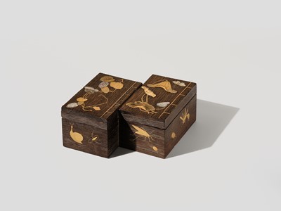 Lot 100 - A FINE INLAID WOOD KOBAKO (SMALL BOX) AND COVER