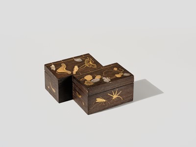 Lot 100 - A FINE INLAID WOOD KOBAKO (SMALL BOX) AND COVER
