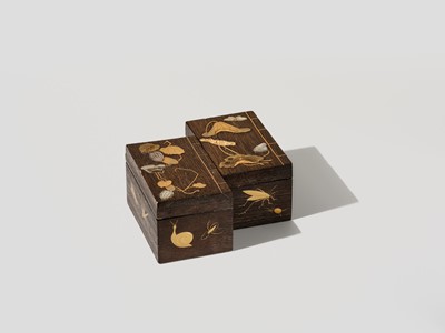 Lot 100 - A FINE INLAID WOOD KOBAKO (SMALL BOX) AND COVER