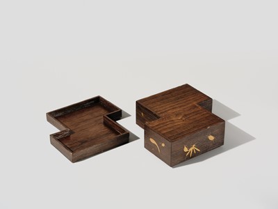 Lot 100 - A FINE INLAID WOOD KOBAKO (SMALL BOX) AND COVER