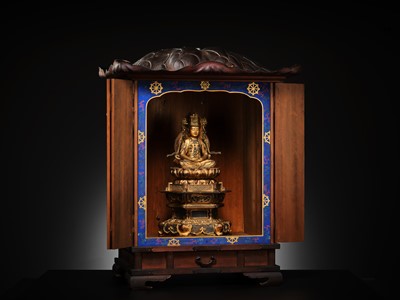A LARGE AND UNUSUAL ‘LOTUS LEAF’ ZUSHI WITH A RARE GILT-LACQUERED WOOD FIGURE OF HOKAN AMIDA NYORAI, 17TH-18TH CENTURY