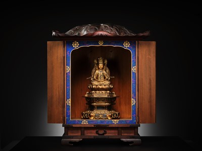 A LARGE AND UNUSUAL ‘LOTUS LEAF’ ZUSHI WITH A RARE GILT-LACQUERED WOOD FIGURE OF HOKAN AMIDA NYORAI, 17TH-18TH CENTURY