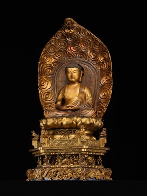 A LARGE AND IMPRESSIVE GILT WOOD FIGURE OF AMIDA NYORAI, 18TH CENTURY