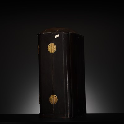 Lot 161 - A LARGE ZUSHI (PORTABLE BUDDHIST SHRINE) CONTAINING A FINE GILT-LACQUERED WOOD FIGURE OF AMIDA NYORAI, 18TH CENTURY