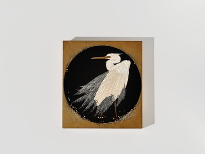 Lot 150 - A FINE EGGSHELL-INLAID LACQUER SUZURIBAKO (WRITING BOX) WITH AN EGRET AND MOON