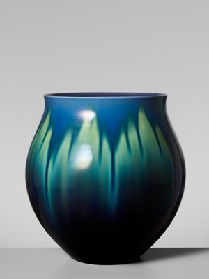 Lot 238 - TOKUDA YASOKICHI III: A FINE KUTANI GLAZED PORCELAIN VASE