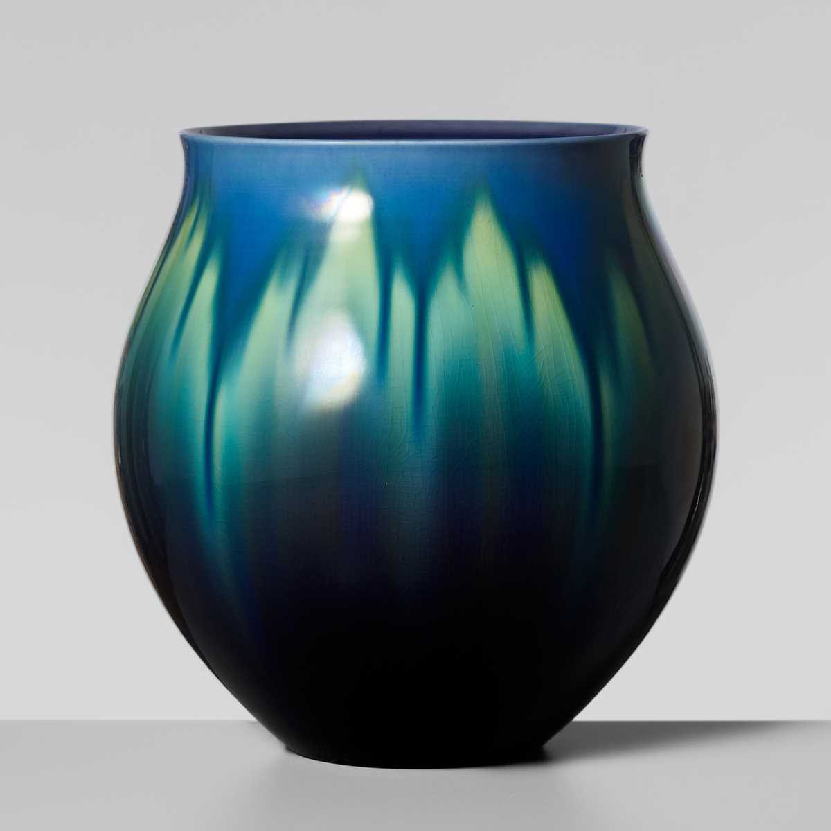 Lot 238 - TOKUDA YASOKICHI III: A FINE KUTANI GLAZED PORCELAIN VASE