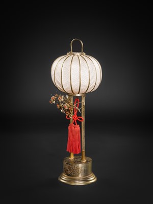Lot 2 - A RARE IMPERIAL LAMP WITH KIKUMON, GIFTED TO COUNT MATSUDAIRA TO CELEBRATE THE BIRTH OF PRINCESS SHIGEKO, DATED 1926