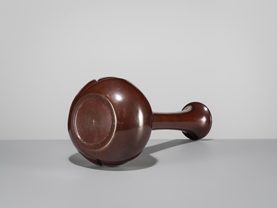 Lot 38 - NAKAJIMA YASUMI II: A BRONZE ‘HOPE’ VASE