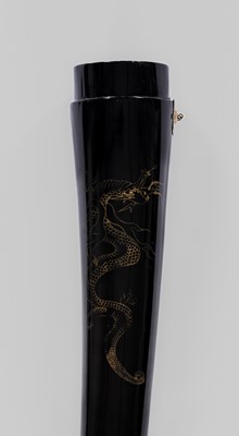 Lot 516 - A ROIRO LACQUER KATANA ZUTSU (SWORD STORAGE CASE) WITH KATO CLAN MON