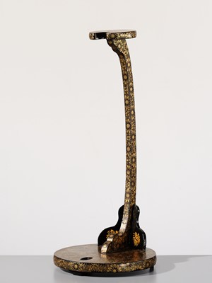 Lot 134 - A FINE GOLD LACQUER TACHI-KAKE (SWORD STAND)