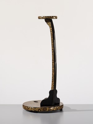 Lot 134 - A FINE GOLD LACQUER TACHI-KAKE (SWORD STAND)