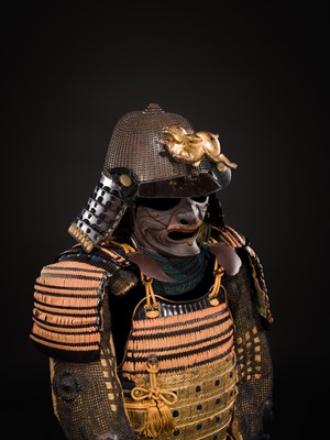 A NIMAI YOKOHAGI OKEGAWA DO GUSOKU (ARMOR) WITH A KOBOSHI KABUTO AND RESSEI MENPO