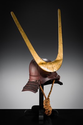 Lot 514 - A RED-LACQUERED IRON SUJIBACHI KABUTO WITH TENTSUKU MAEDATE