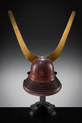 Lot 514 - A RED-LACQUERED IRON SUJIBACHI KABUTO WITH TENTSUKU MAEDATE