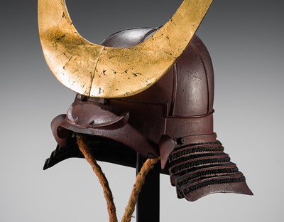 Lot 514 - A RED-LACQUERED IRON SUJIBACHI KABUTO WITH TENTSUKU MAEDATE