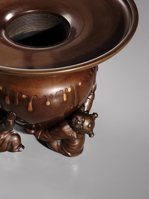 Lot 11 - A LARGE TWO-PART BRONZE USUBATA VASE WITH KARAKO BOYS