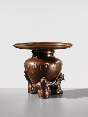 Lot 11 - A LARGE TWO-PART BRONZE USUBATA VASE WITH KARAKO BOYS