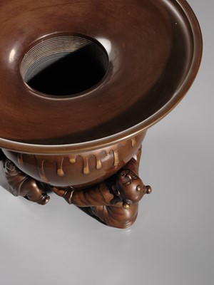 Lot 11 - A LARGE TWO-PART BRONZE USUBATA VASE WITH KARAKO BOYS