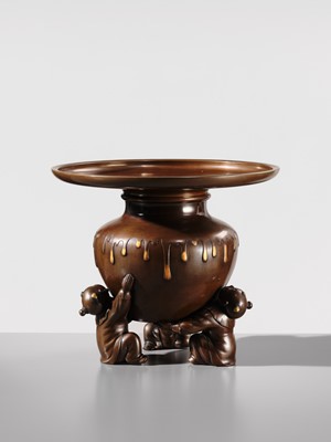 Lot 11 - A LARGE TWO-PART BRONZE USUBATA VASE WITH KARAKO BOYS