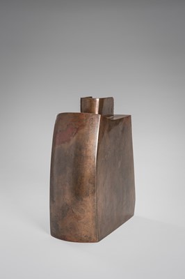 Lot 57 - TAKEUCHI EISUKE: AN ABSTRACT BRONZE VASE