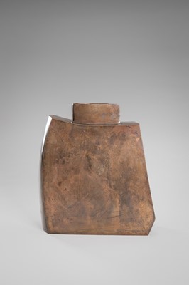 Lot 57 - TAKEUCHI EISUKE: AN ABSTRACT BRONZE VASE