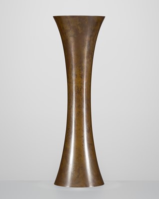 Lot 63 - HARA NAOKI: TALL GU-FORM BRONZE VASE