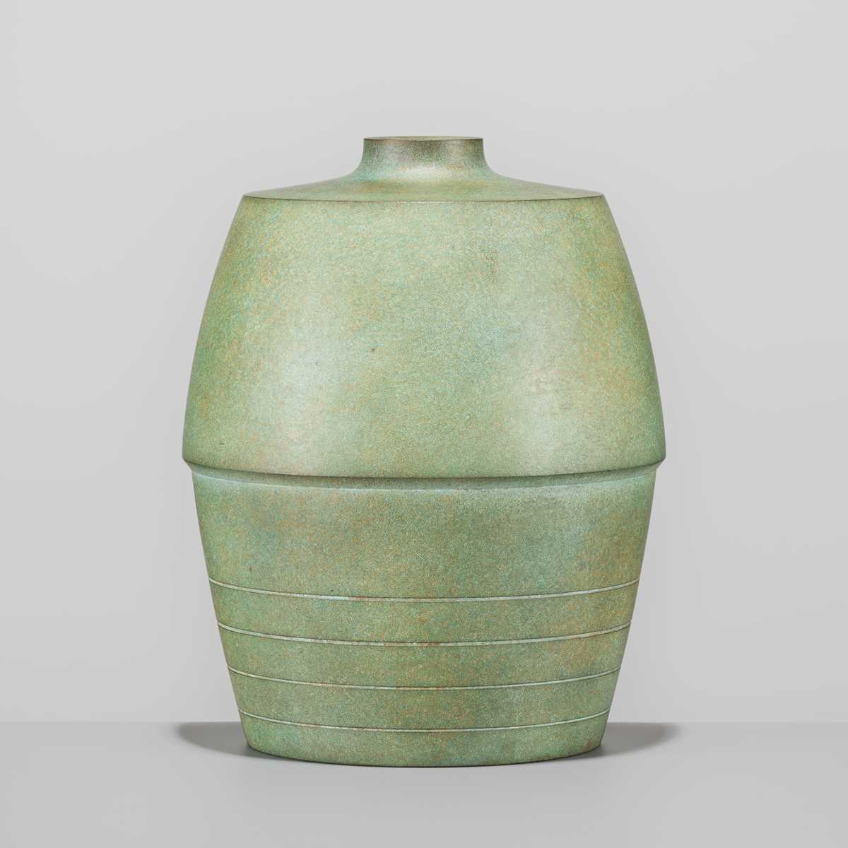 Lot 35 - HASUDA SHUGORO: A FINE BRONZE ‘AXLE’ FLOWER VASE