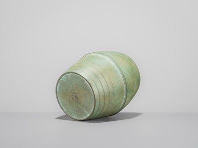Lot 35 - HASUDA SHUGORO: A FINE BRONZE ‘AXLE’ FLOWER VASE
