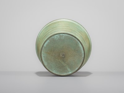 Lot 35 - HASUDA SHUGORO: A FINE BRONZE ‘AXLE’ FLOWER VASE