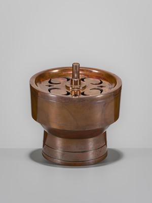 Lot 36 - HASUDA SHUGORO: A FINE BRONZE CENSER
