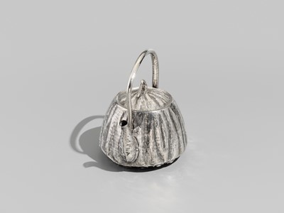 Lot 30 - JOMI EISUKE II: A RARE AND FINE SILVER LOTUS POD-FORM TEAPOT