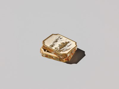 Lot 232 - YABU MEIZAN: A MAGNIFICENT AND RARE SATSUMA INCENSE BOX (KOGO) AND COVER