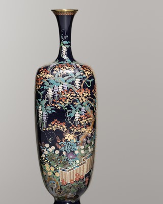 Lot 201 - A VERY FINE CLOISONNÉ ENAMEL VASE WITH AN ABUNDANCE OF FLOWERS