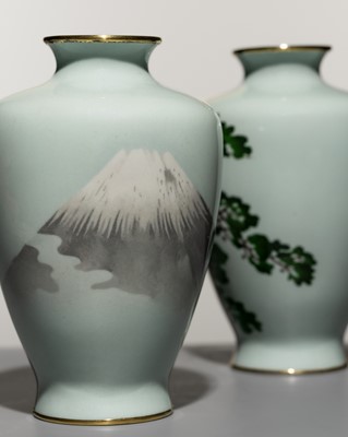 Lot 216 - HAYASHI KIHYOE: A SUPERB PAIR OF SOSUKE STYLE CLOISONNÉ ENAMEL VASES WITH MOUNT FUJI AND PINE TREE