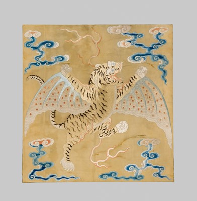 Lot 105 - A RARE ‘FLYING TIGER’ BANNER, EMBROIDERED SILK, 18TH CENTURY