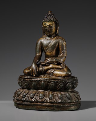 Lot 307 - A GILT-BRONZE FIGURE OF BUDDHA, CENTRAL TIBET, 15TH-16TH CENTURY