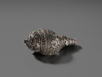 Lot 3 - A SILVER, CORAL AND TURQUOISE CEREMONIAL CONCH SHELL TRUMPET, DUNG-DKAR, 19TH CENTURY