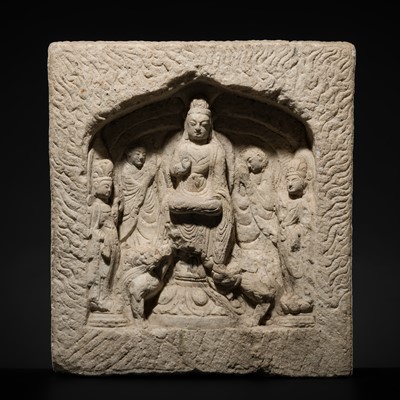 Lot 74 - A RARE AND IMPORTANT WHITE MARBLE BUDDHIST TRIAD STELE OF MANJUSHRI, TANG DYNASTY
