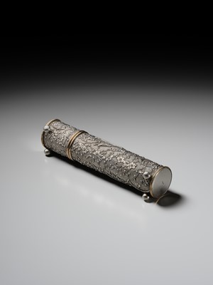 Lot 103 - AN EXPORT SILVER ‘BIRDS AND PRUNUS BLOSSOM’ CIRCULAR BOX AND COVER, CUM SHING, CANTON, CIRCA 1880